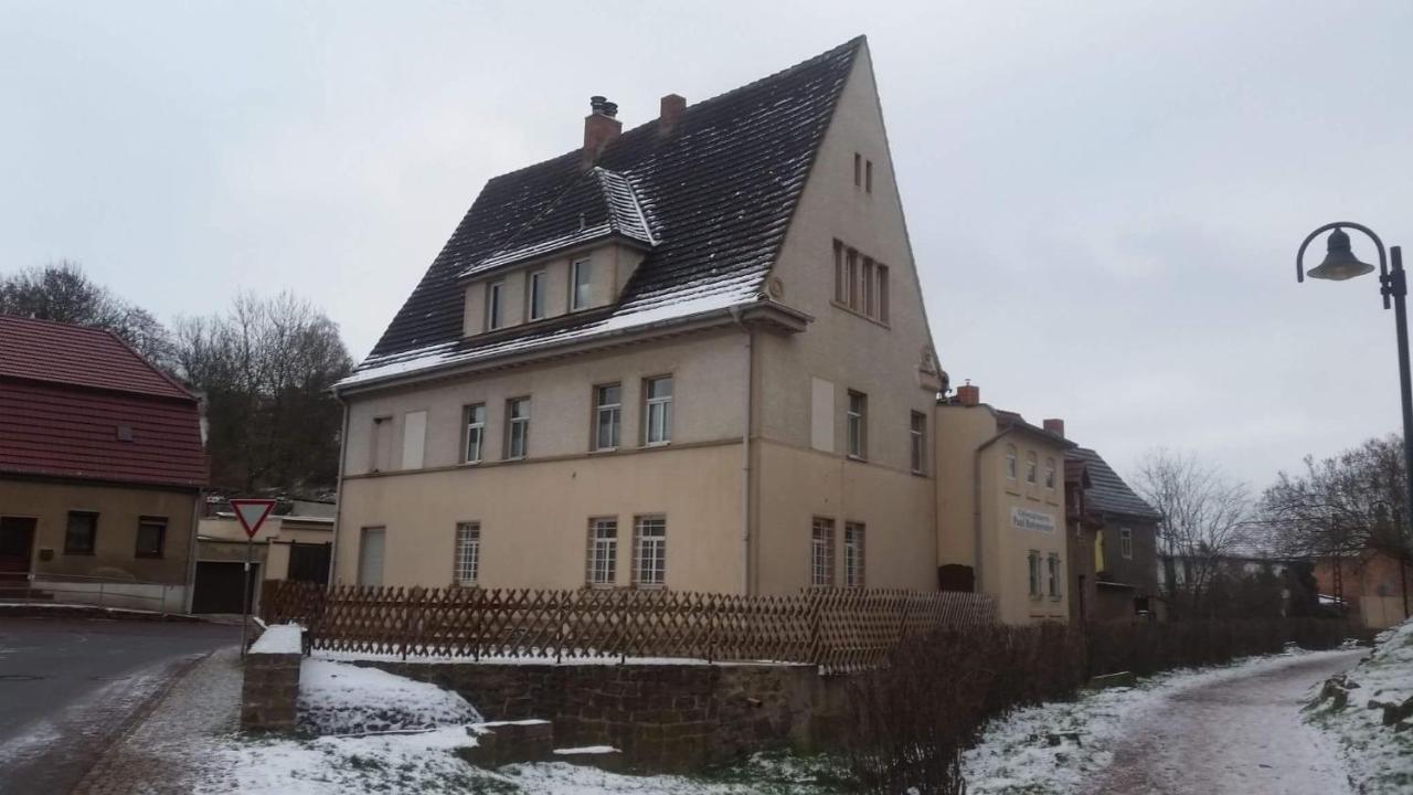 Ferienwohnung Wettin Am Petersbrunnen Exterior photo